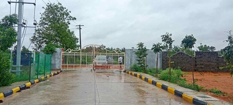 HMDA PLOTS FOR SALE IN CBC COSMOPOLIS AT MEERKHANPET. (AMAZON DATA CENTER, PHARMACITY)